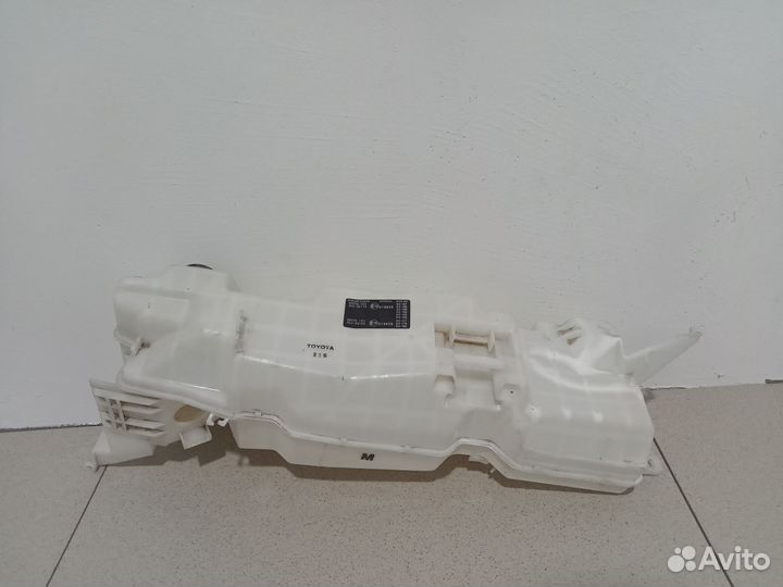 Бачок омывателя Toyota Land Cruiser 200