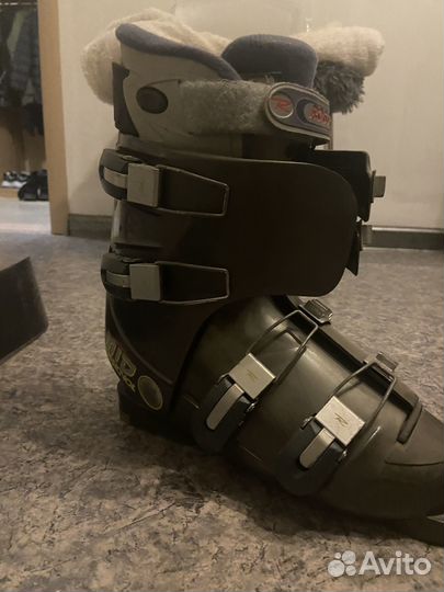 Комплект горнолыжный. Лыжи, ботинки палки