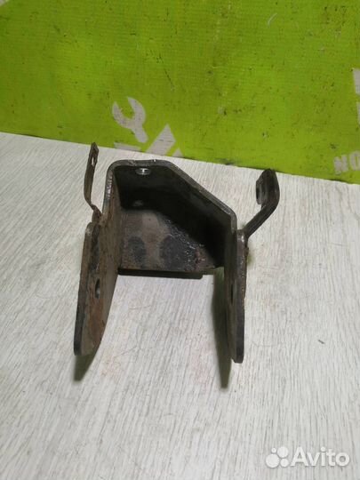 Кронштейн кпп левый Хендай Акцент 2