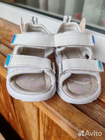 Сандалии для девочки 22