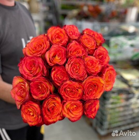 Огненный букет из роз - 21 роза с доставкой