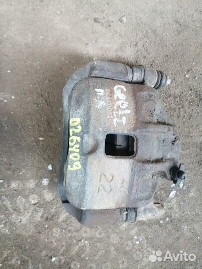 Суппорт передний левый Hyundai Getz 2002