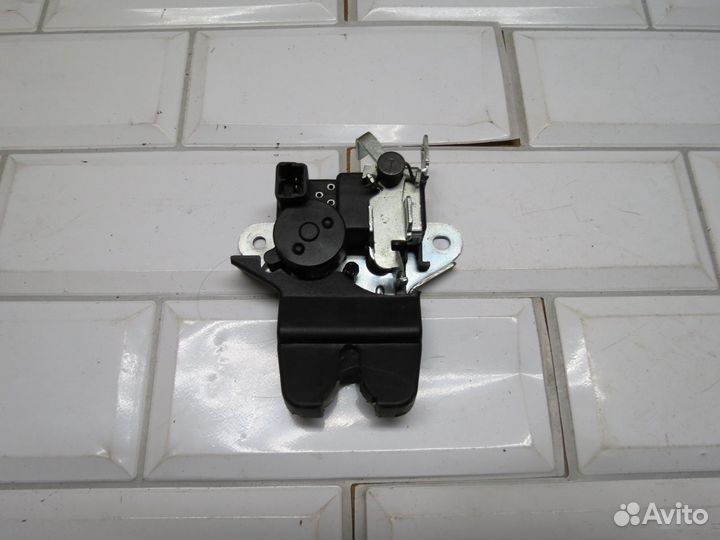 Замок крышки багажника Hyundai i40 Хендай