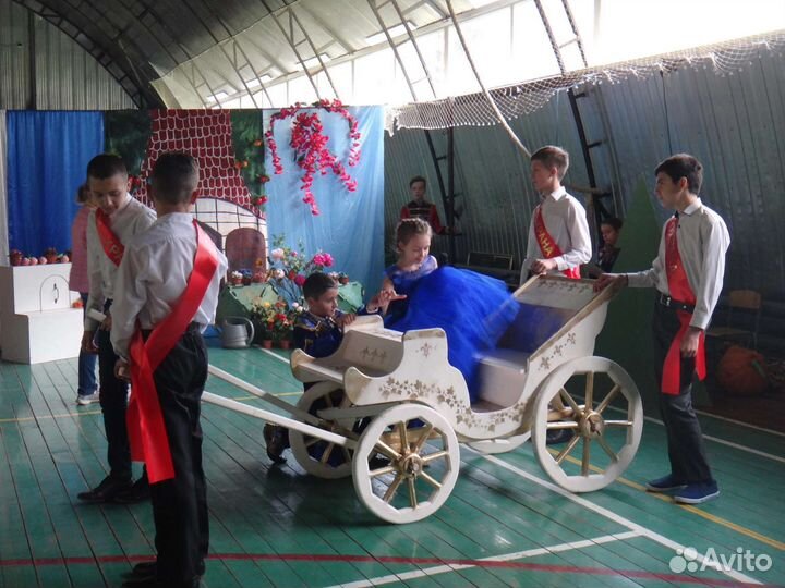 Карета для декора