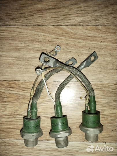 Тиристор Т-50