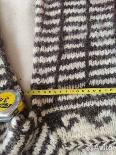 Свитер