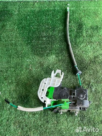 Замок двери передний правый Hyundai I40