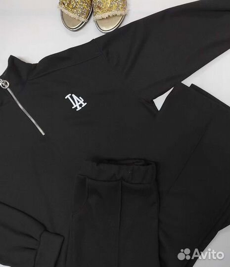 Спортивный костюм