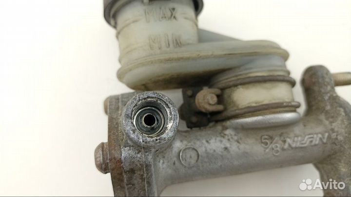 Главный цилиндр сцепления Isuzu Rodeo Y22SE 2002