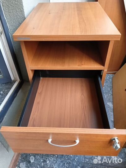 Тумбочка офисная/рабочая