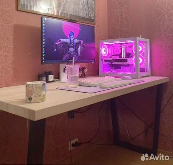 Большой компьютерный стол