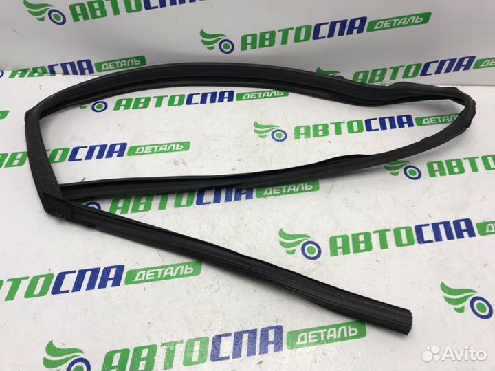 Уплотнитель двери стекла задний левый Mazda Cx-9