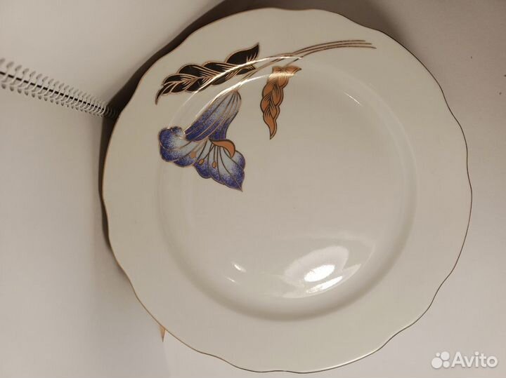 Тарелка фарфоровая глубокая, 24 см