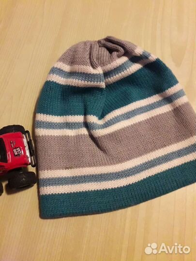 Шапка ручной машинной вязки для детей