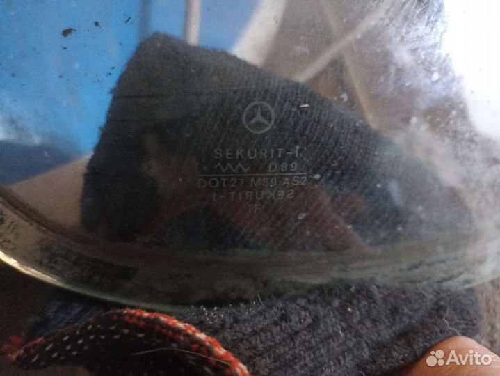 Стекло заднее мерседес 116