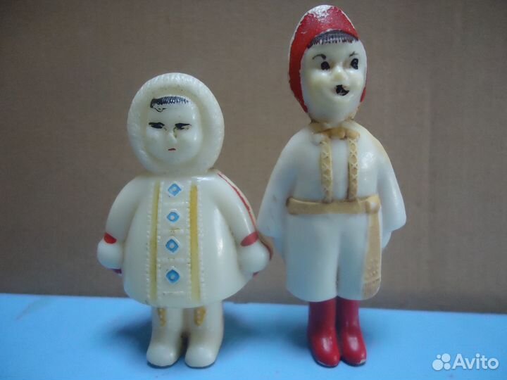 2-е Советские фигурки из колкого пластика