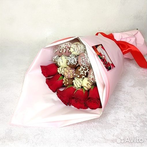 Съедобные букеты из клубники