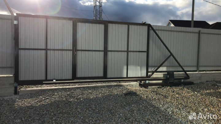 Раздвижные ворота с электроприводом и установкой