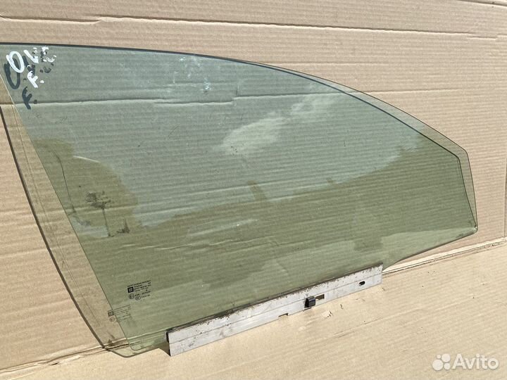 Стекло передней правой двери Opel Vectra C