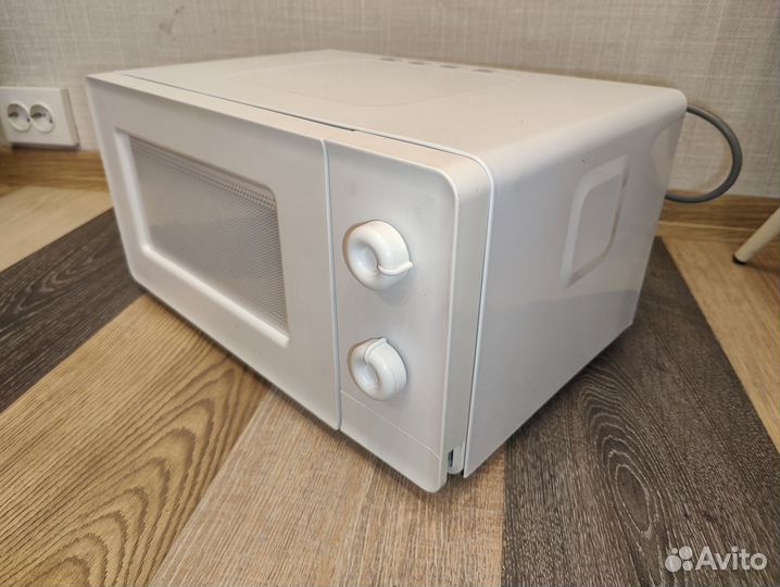 Маленькая микроволновая печь Daewoo. 13 литров
