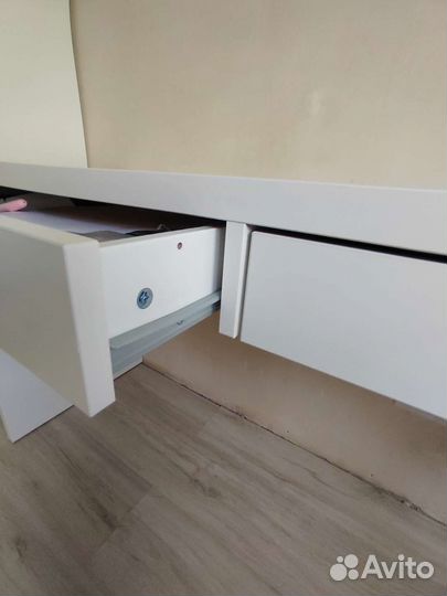 Письменный стол IKEA микке белый