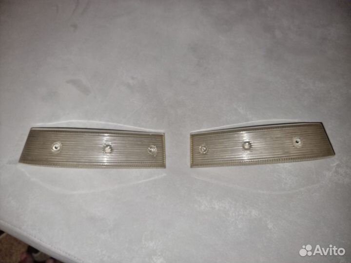 Стекла поворотников газ 21