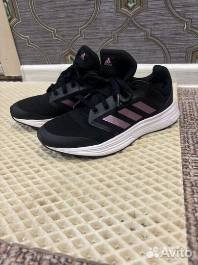 Кроссовки adidas