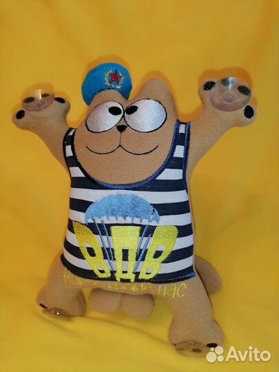 Кот Саймона в авто