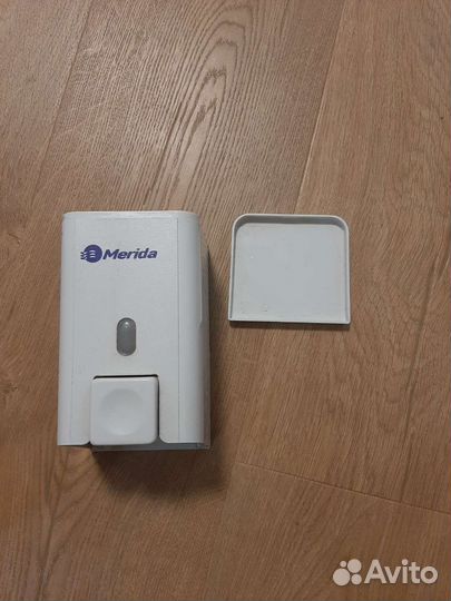 Держатель для туалетной бумаги и дозатор мыла