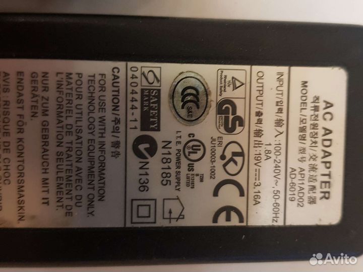 Блок питания для ноутбука 19 Вольт 3 А