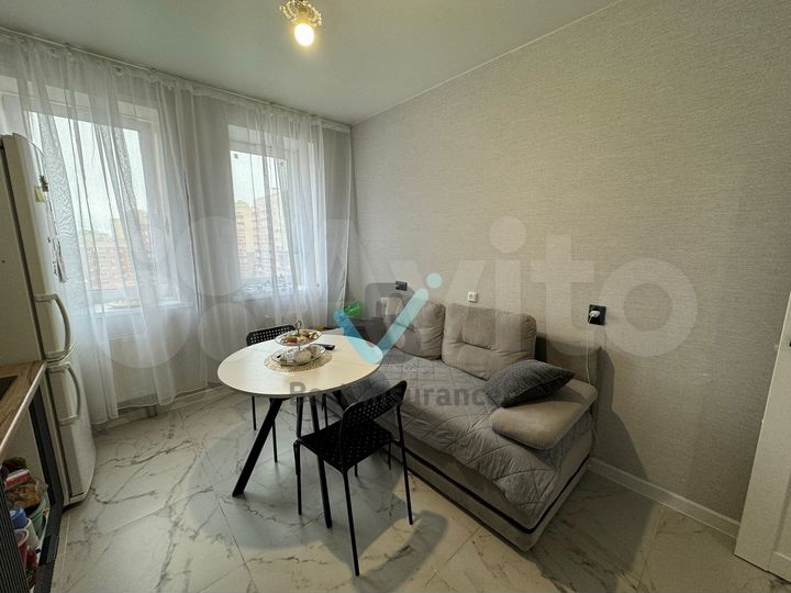 2-к. квартира, 65 м², 13/17 эт.