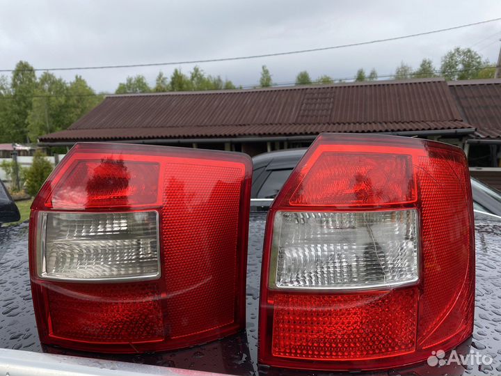 Фонарь задний Audi A4 B6 avant задний правый