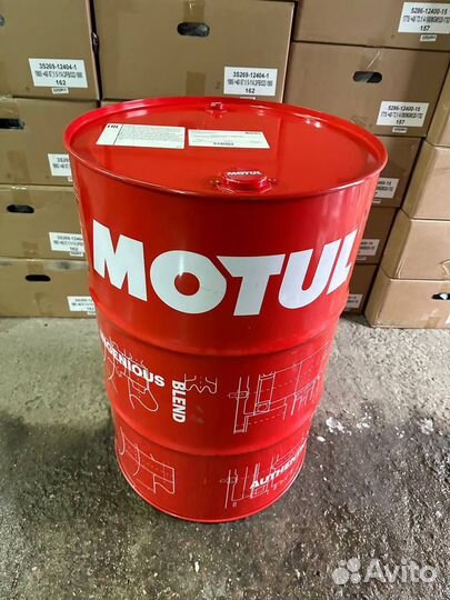 Моторное масло Motul 8100 X-MAX 0w40 208л Франция