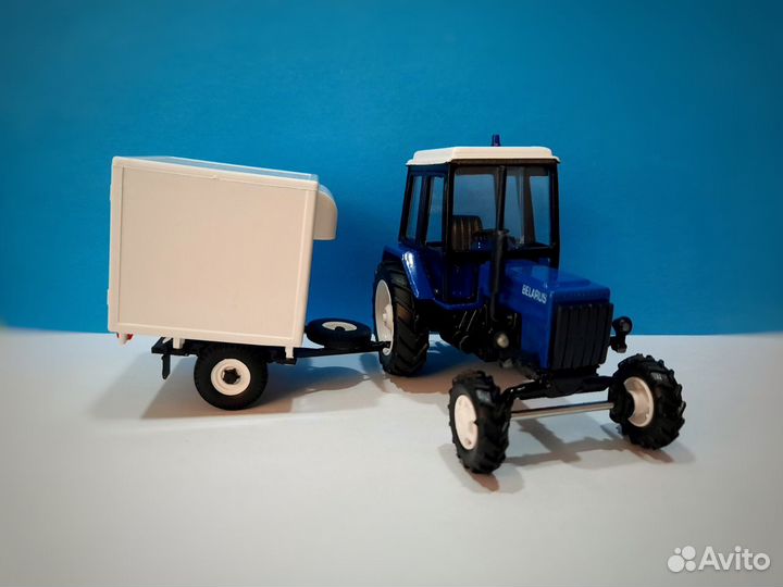 Трактор.Беларус синий с прицепом. Коллекционный