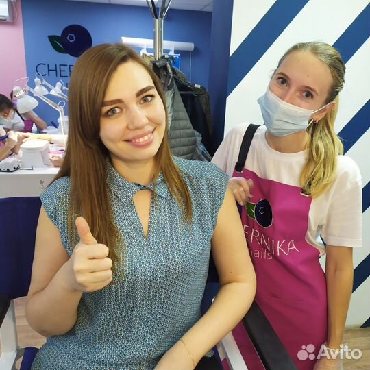 Мастер по наращиванию ресниц