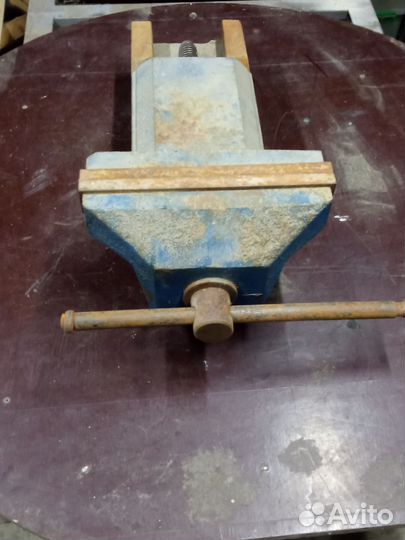 Тиски слесарные бу СССР