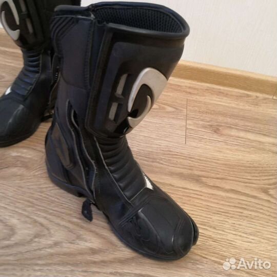 Мотоботы Forma