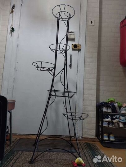Подставка для цветов напольная металлическая