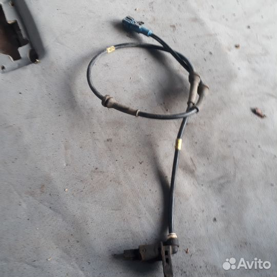 Датчик ABS задний Пежо 206