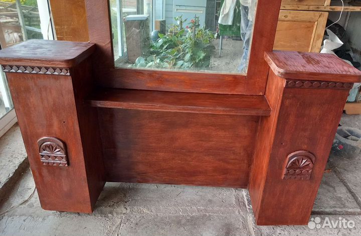 Старое зеркало в русском стиле