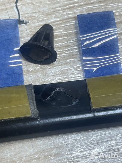 Молдинг 7554842011 правый короткий RAV-4(2000-2005