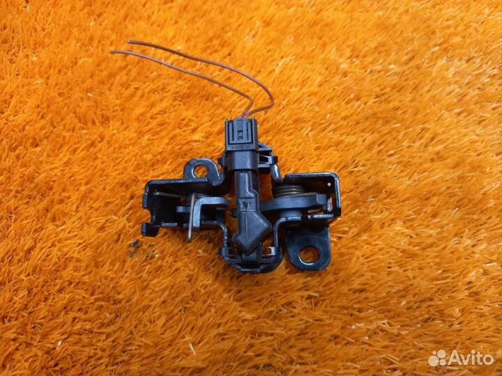 Замок капота Mercedes-Benz E-Class W211 272.964