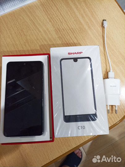 Sharp Aquos C10, 4/64 ГБ