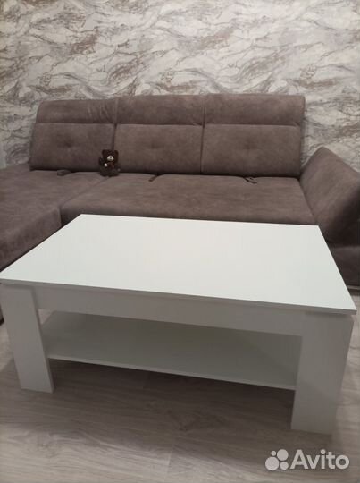 Журнальный столик