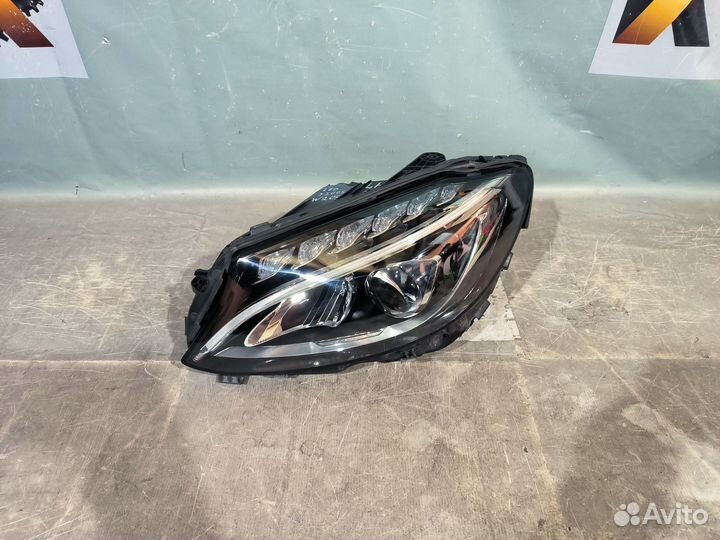 Mercedes W205 Фара левая 32005