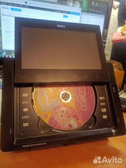 Портативный видеопроигрыватель BBK DL377SI