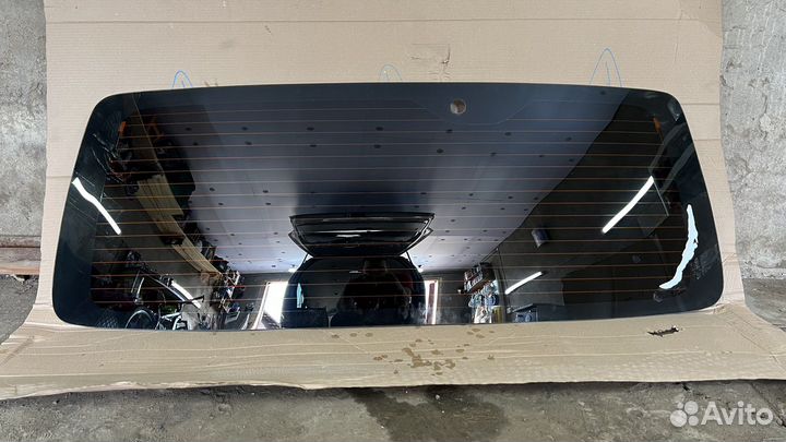 Заднее стекло тойота хайс