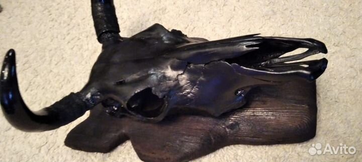 Черный череп