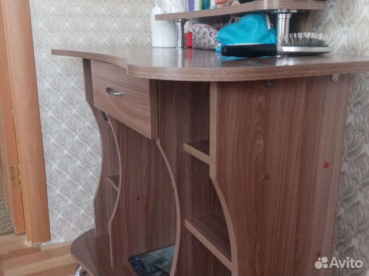 Трюмо с зеркалом