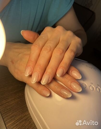 Модель на маникюр с покрыем гель лак